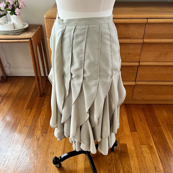 VARUN BAHL WOMEN ANTHROPOLOGIE ICEFALL GRAY SKIRT RUFFLES SIZE 2 - Picture 6 of 16